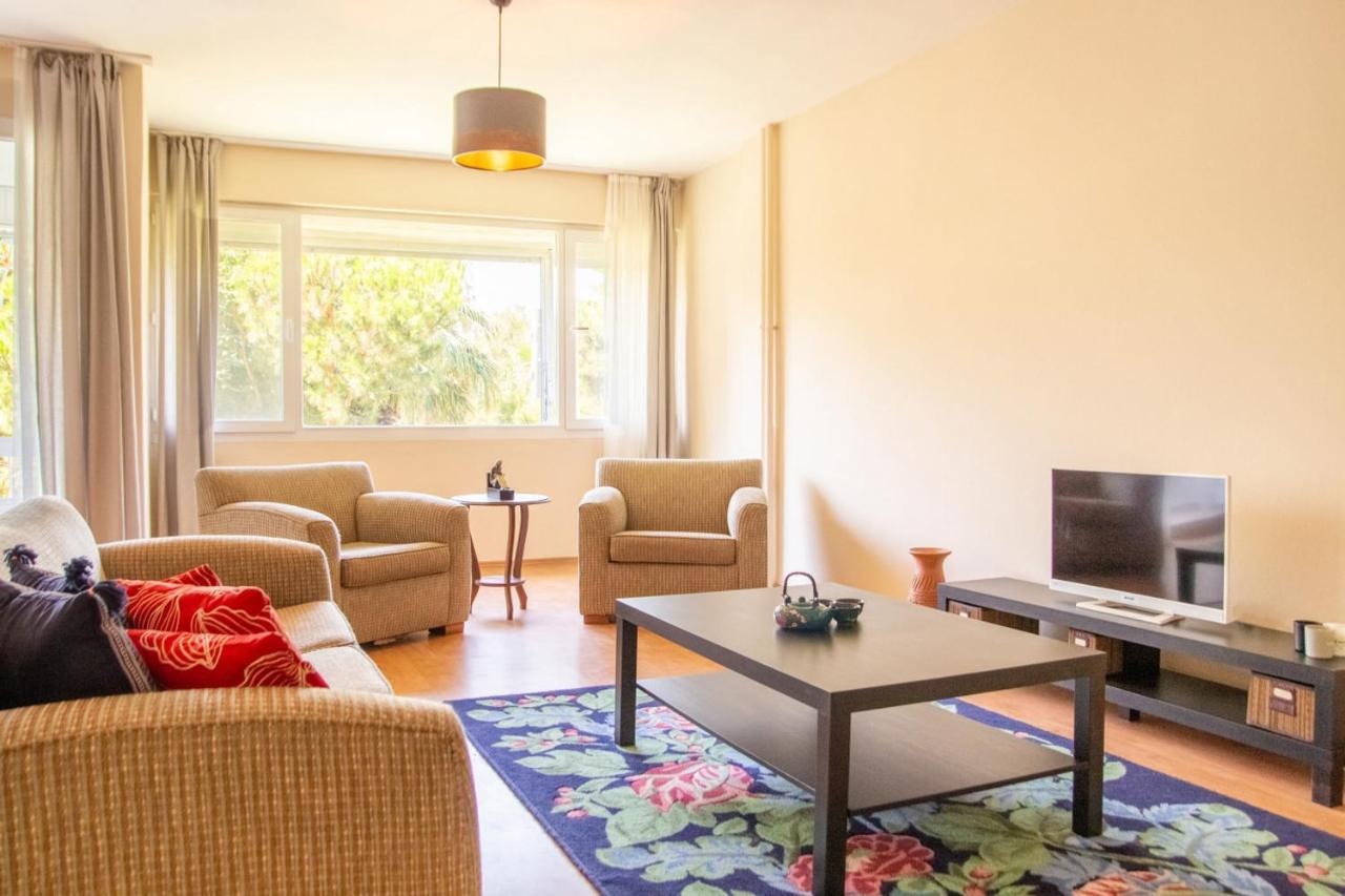 Lovely Flat Near Public Transportation In Измир Екстериор снимка