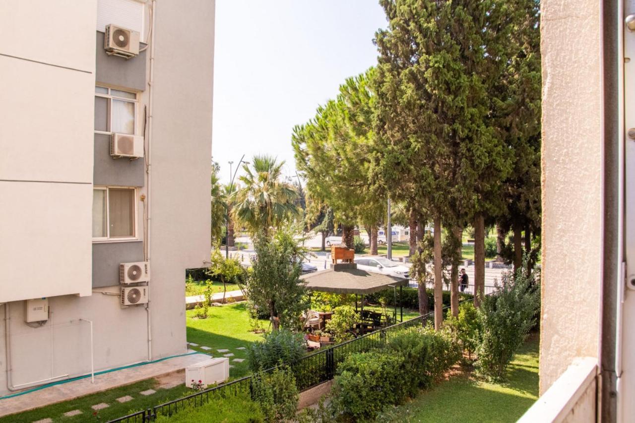 Lovely Flat Near Public Transportation In Измир Екстериор снимка