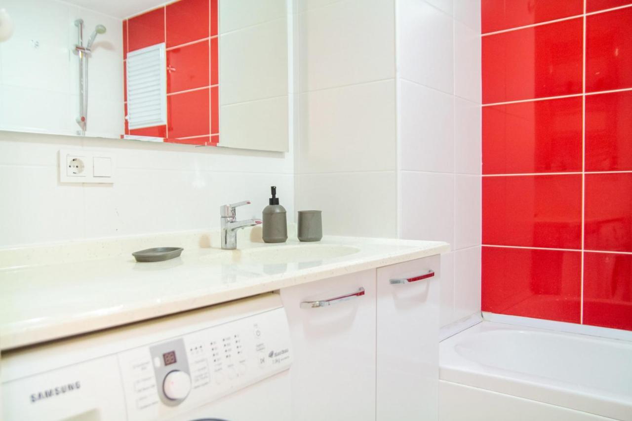 Lovely Flat Near Public Transportation In Измир Екстериор снимка